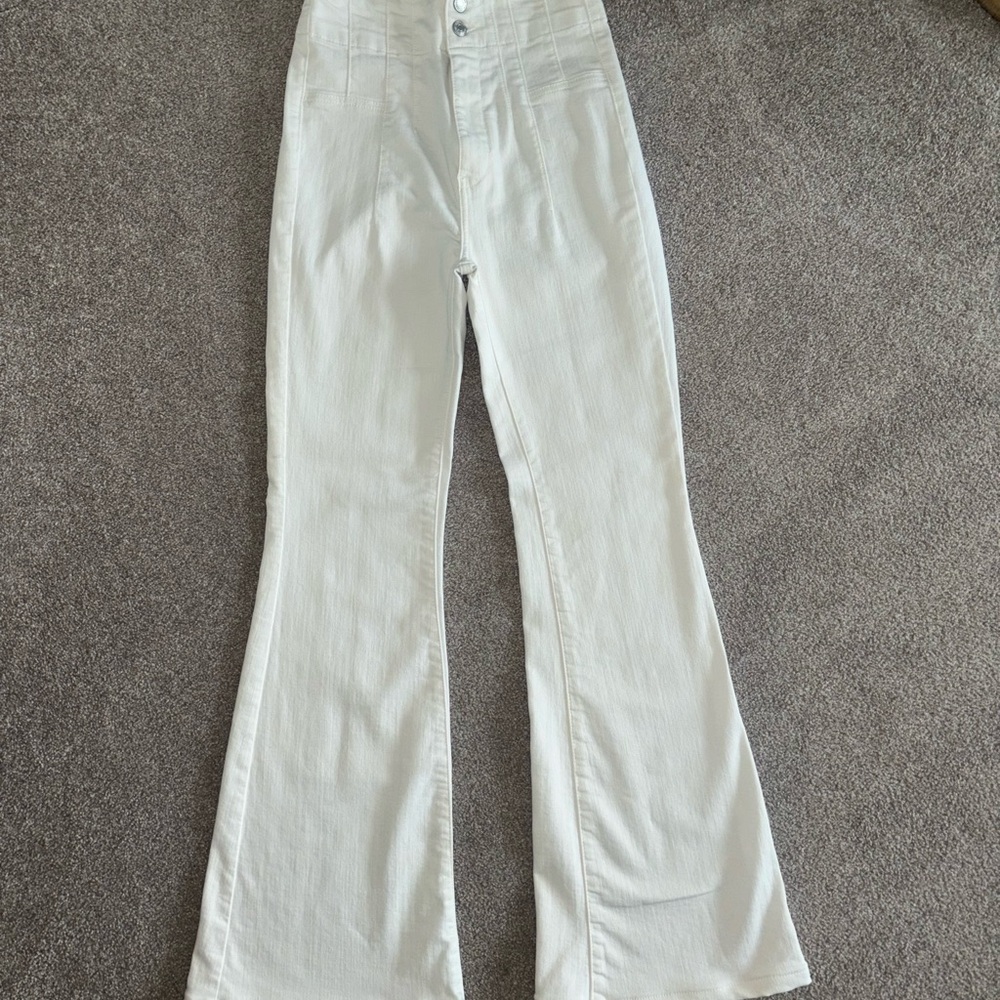 We The Free Jayde Flare Jeans short size 28.